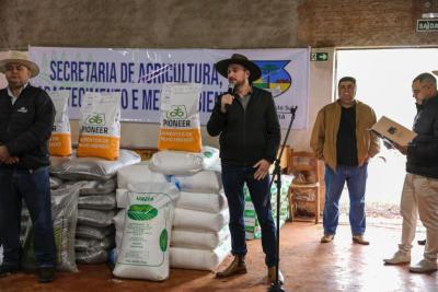 Nova variedade de milho entregue no Plano Safra 2025/2026 registra alto rendimento na produção de silagem em Laranjeiras do Sul